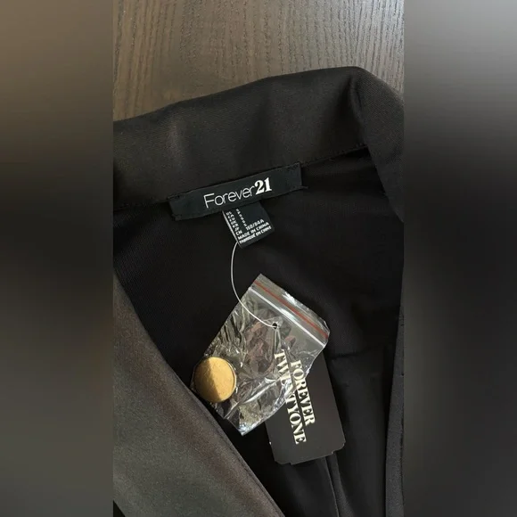 Forever 21 Black Blazer - Picture 5 of 8